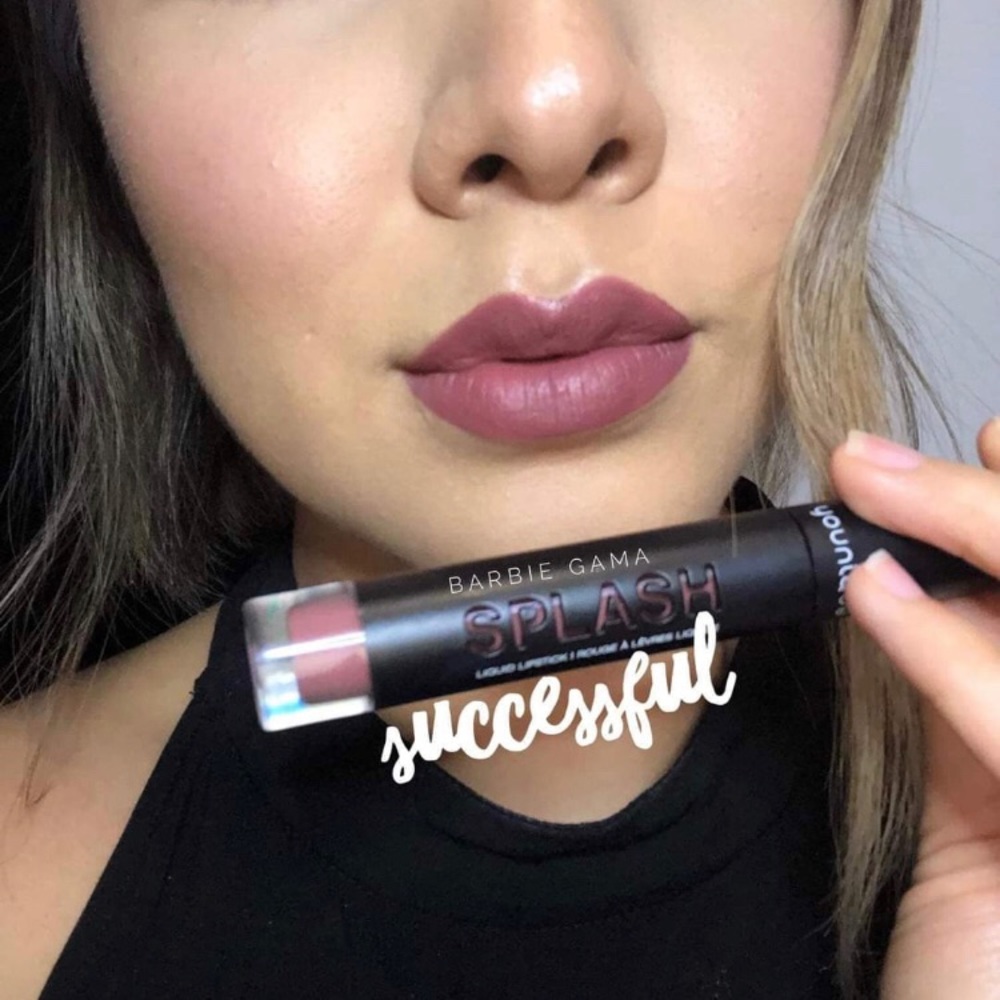 Liquid lipstick splash